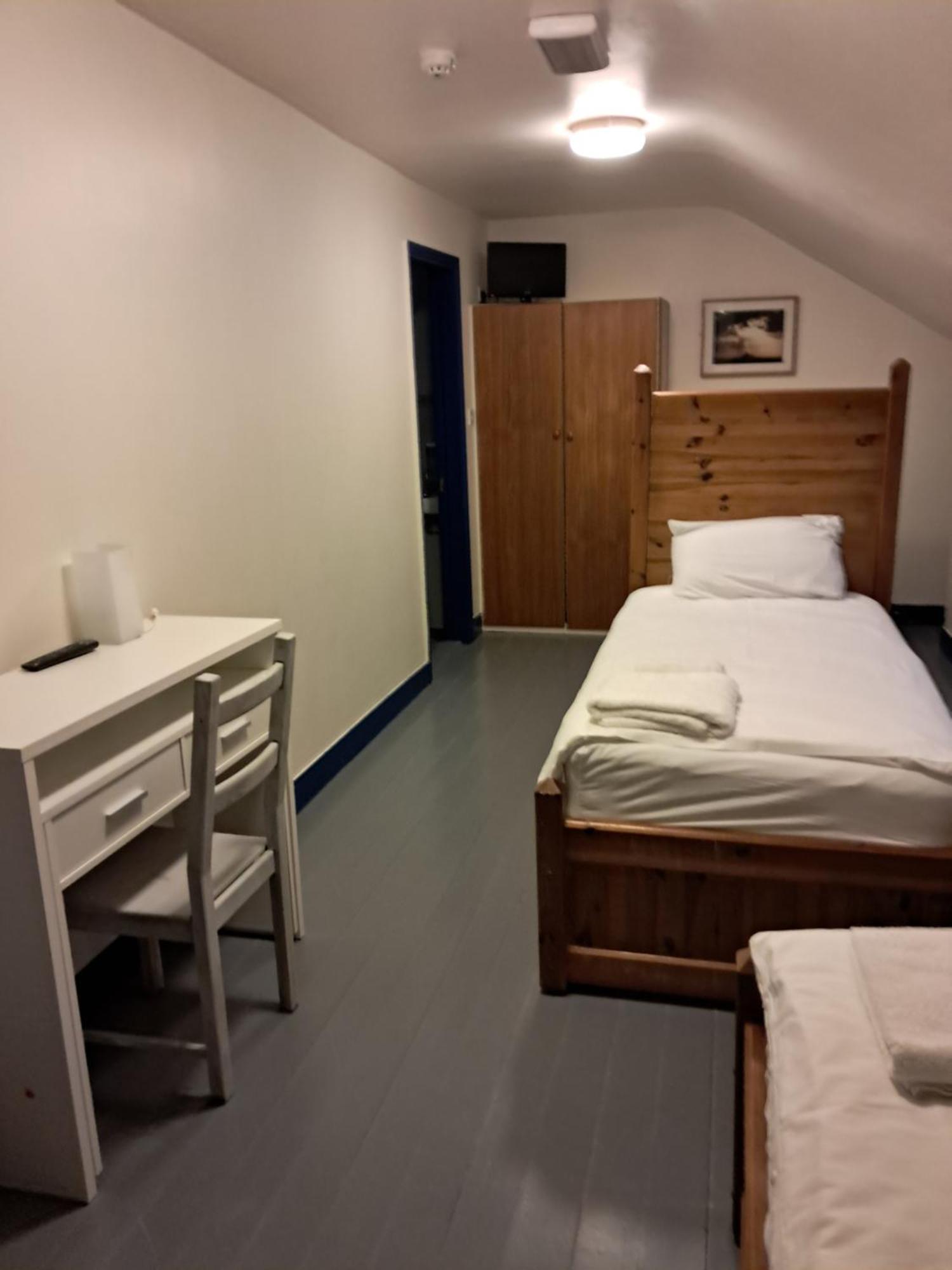 Coastguard Lodge Hostel At Tigh Tp Glaise Bheag Esterno foto